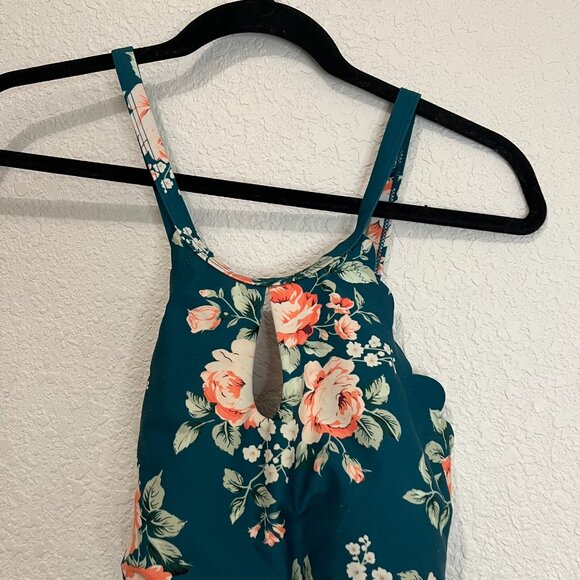 Cupshe Green Pink Floral Criss Cross Back One Piece Swimsuit Womens Size M - Picture 3 of 12